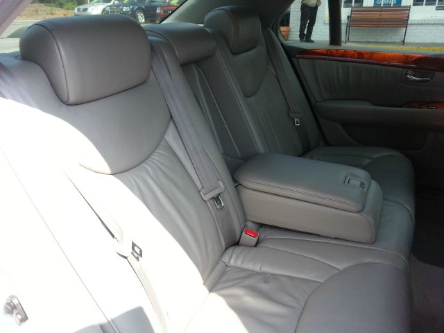 Lexus LS 430 2001 photo 13