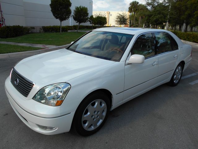 Lexus LS 430 2001 photo 2