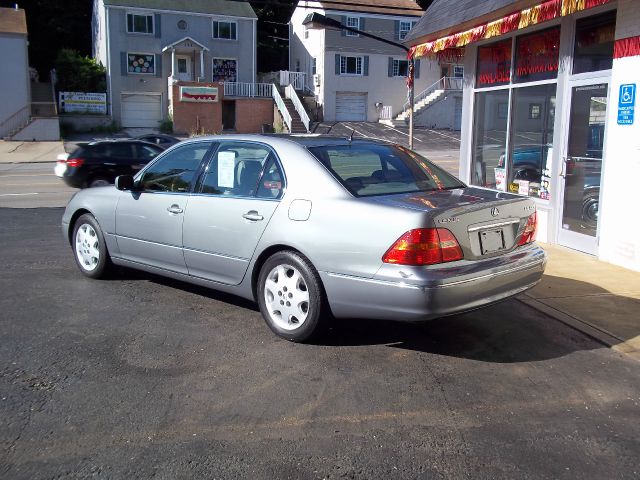 Lexus LS 430 2001 photo 16