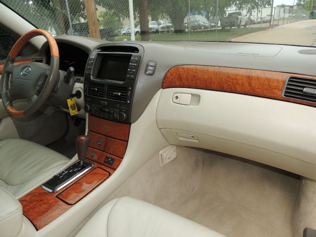 Lexus LS 430 2001 photo 20