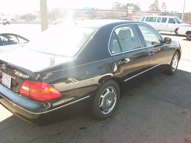 Lexus LS 430 2002 photo 2