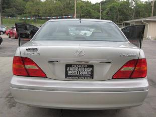 Lexus LS 430 2002 photo 2