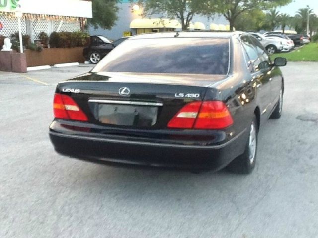 Lexus LS 430 2002 photo 3