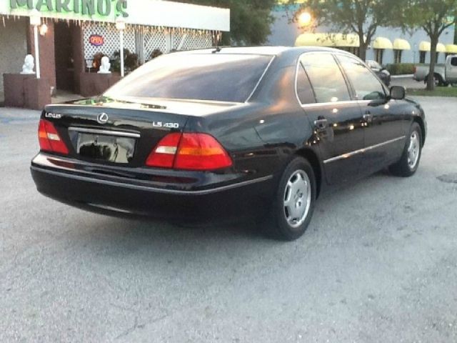 Lexus LS 430 2002 photo 9