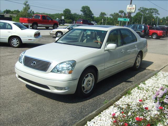 Lexus LS 430 2002 photo 2