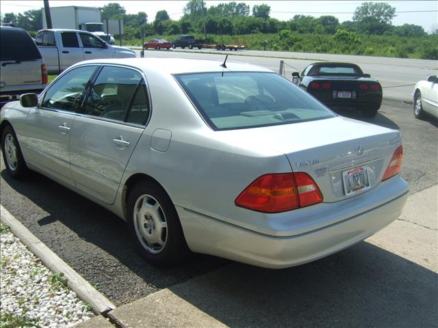 Lexus LS 430 2002 photo 3