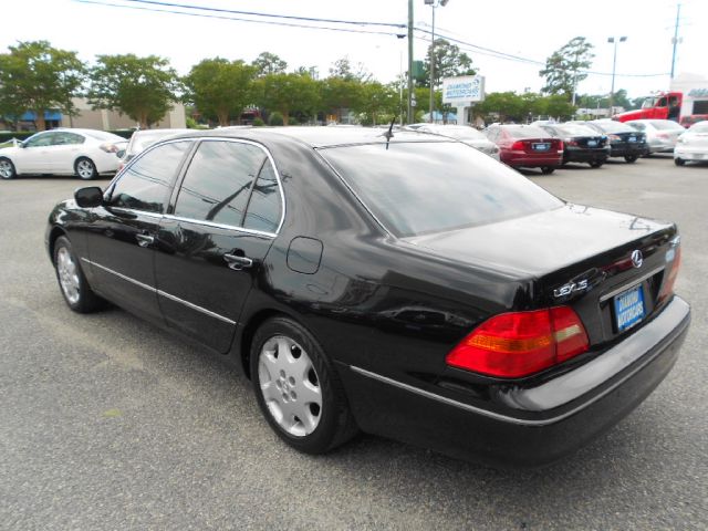 Lexus LS 430 2002 photo 2