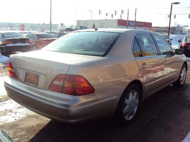 Lexus LS 430 2003 photo 2