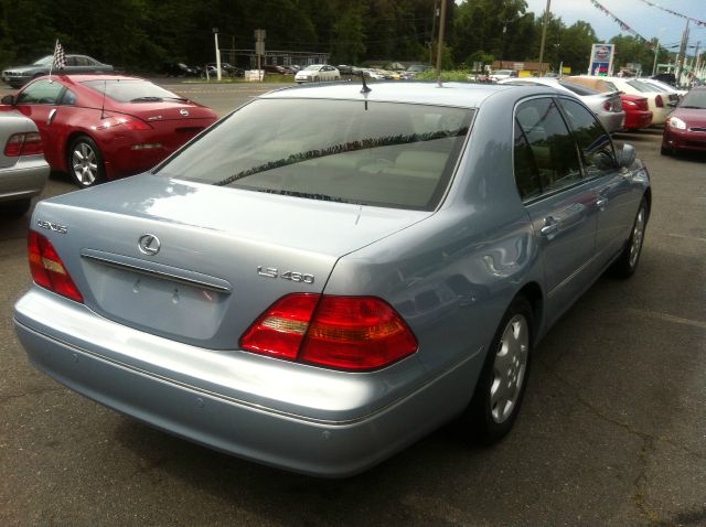 Lexus LS 430 2003 photo 2