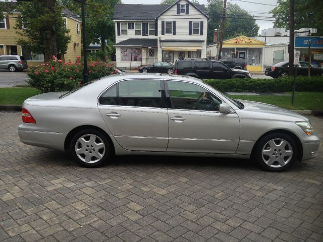 Lexus LS 430 2004 photo 3