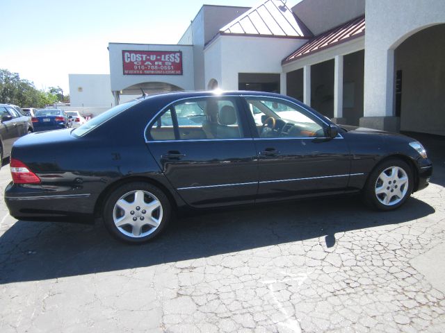 Lexus LS 430 2004 photo 2