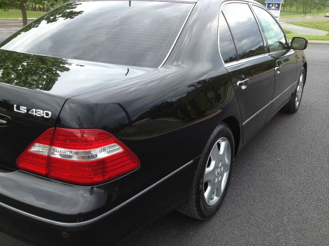 Lexus LS 430 2005 photo 16