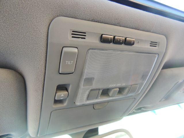 Lexus LS 430 2005 photo 17