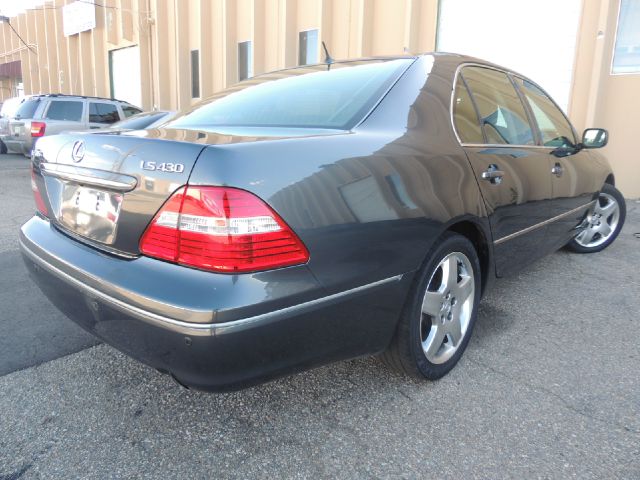 Lexus LS 430 2005 photo 31