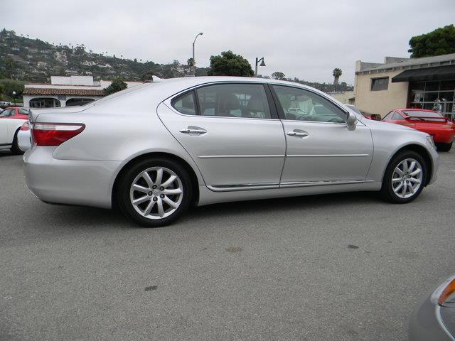 Lexus LS 460 2007 photo 17