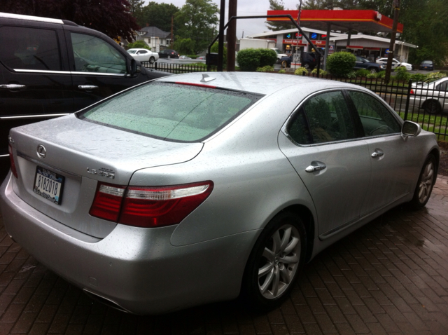 Lexus LS 460 5DR 4WD CREW CA Sedan