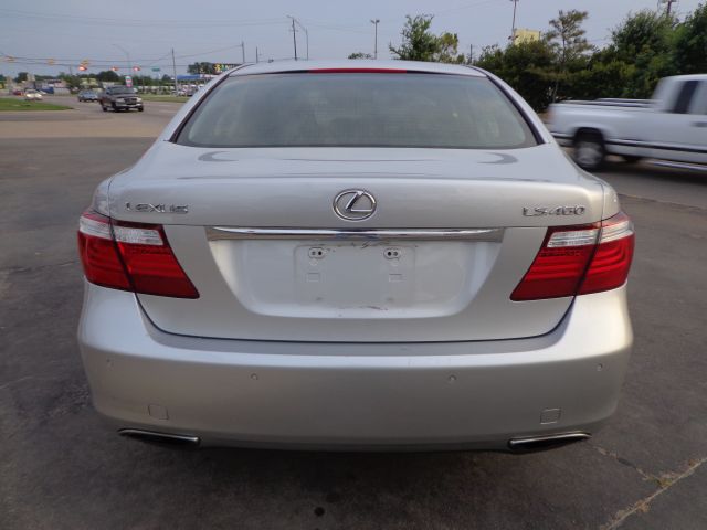 Lexus LS 460 5DR 4WD CREW CA Sedan