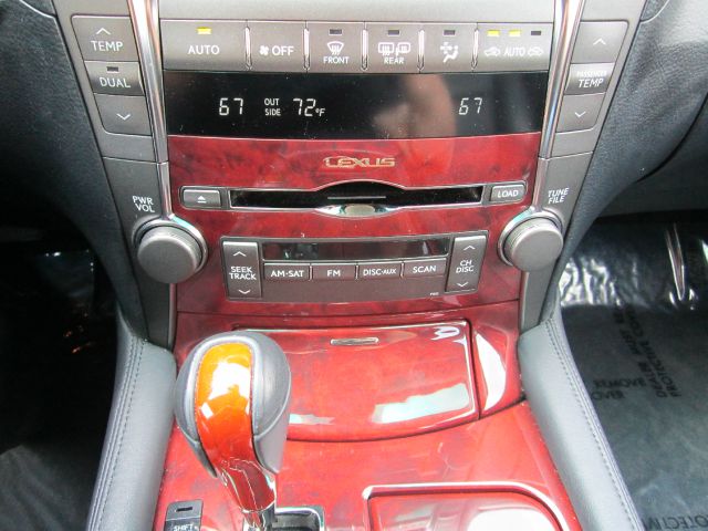 Lexus LS 460 2007 photo 32