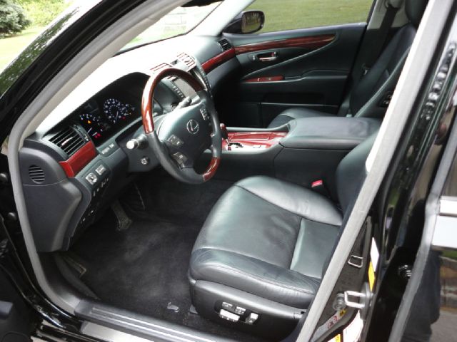 Lexus LS 460 2008 photo 26