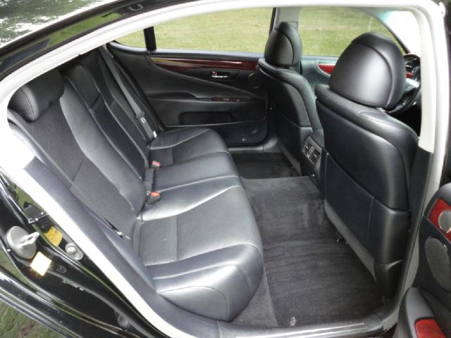 Lexus LS 460 2008 photo 28