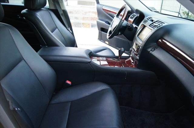 Lexus LS 460 2008 photo 24