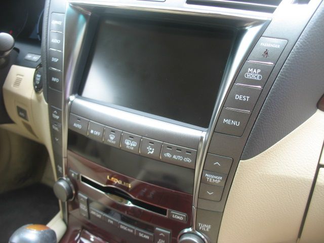 Lexus LS 460 2009 photo 16