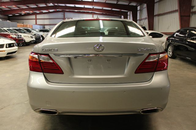 Lexus LS 460 2010 photo 30