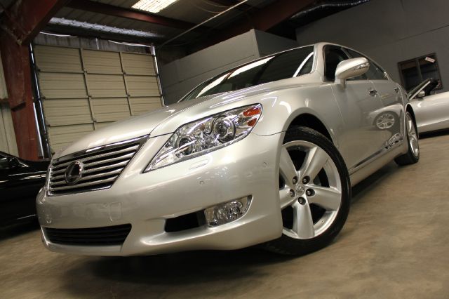 Lexus LS 460 2010 photo 34