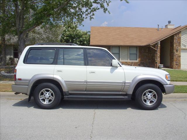 Lexus LX 450 1996 photo 2