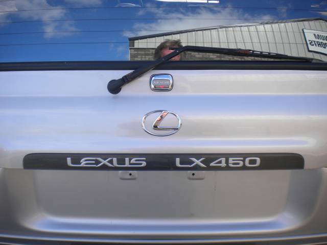 Lexus LX 450 1996 photo 2