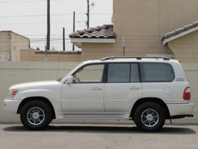 Lexus LX 470 1998 photo 2