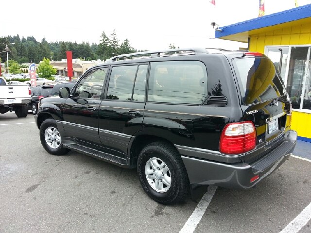 Lexus LX 470 1998 photo 2