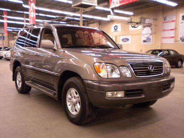 Lexus LX 470 1998 photo 3