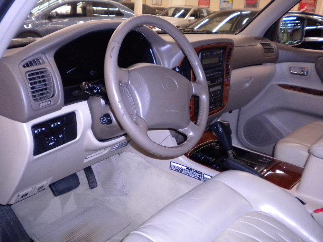 Lexus LX 470 1998 photo 2