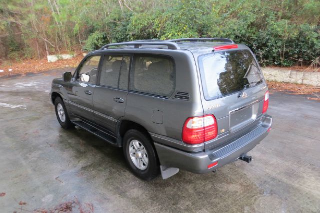 Lexus LX 470 1998 photo 3