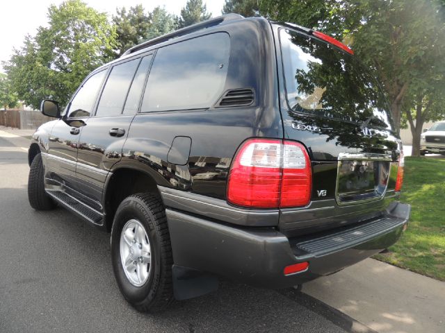 Lexus LX 470 1999 photo 2