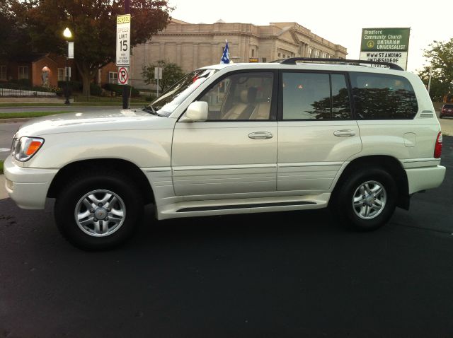 Lexus LX 470 1999 photo 1