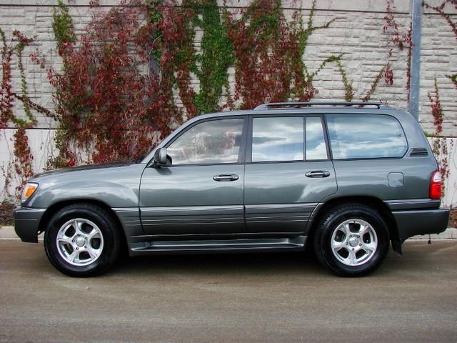 Lexus LX 470 2000 photo 1