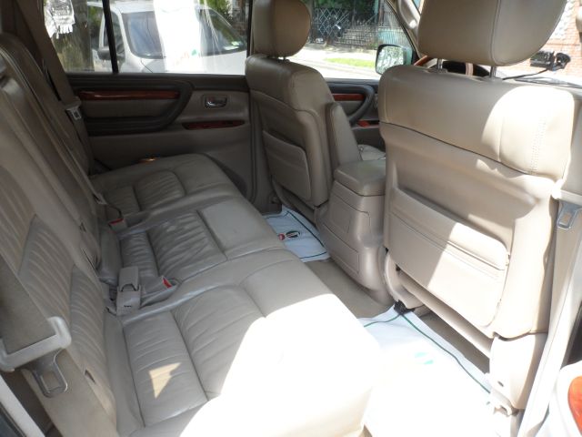 Lexus LX 470 2000 photo 30