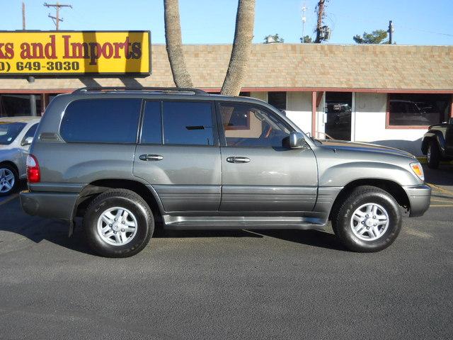 Lexus LX 470 2000 photo 1