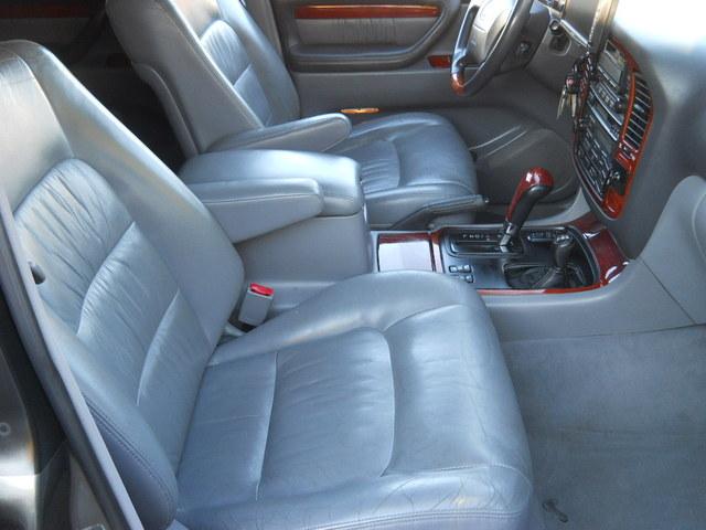 Lexus LX 470 2000 photo 3