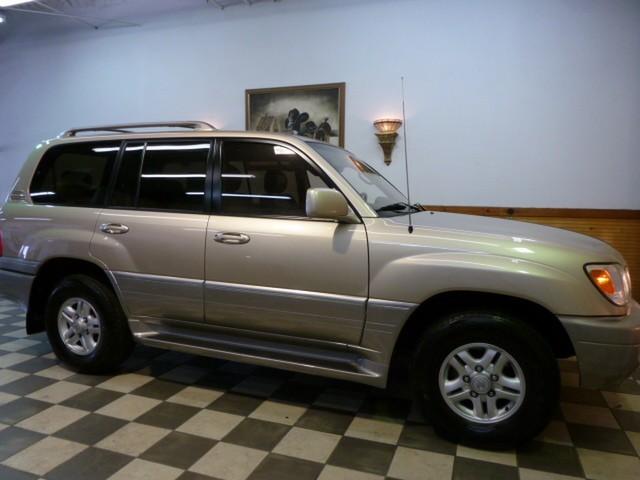 Lexus LX 470 2000 photo 2