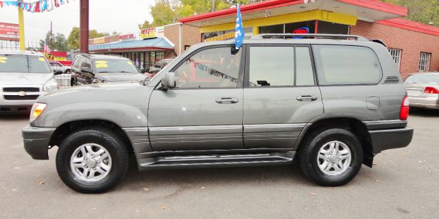 Lexus LX 470 2001 photo 1