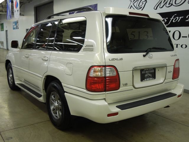 Lexus LX 470 2002 photo 2