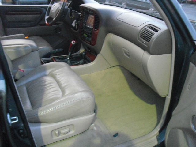 Lexus LX 470 2002 photo 2