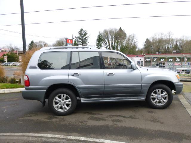 Lexus LX 470 2003 photo 2