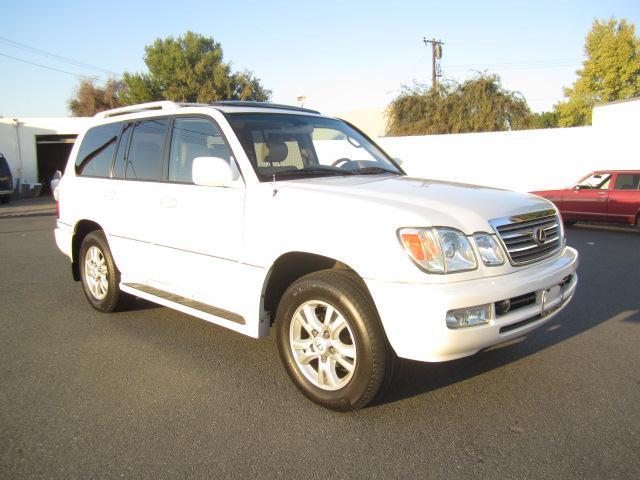 Lexus LX 470 2004 photo 2