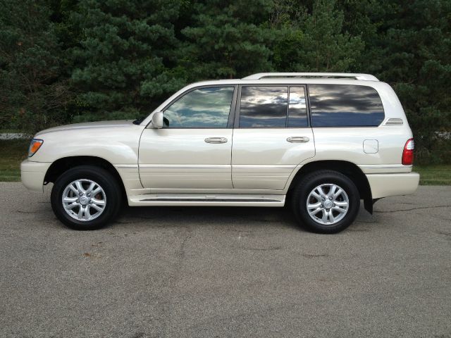 Lexus LX 470 2005 photo 4