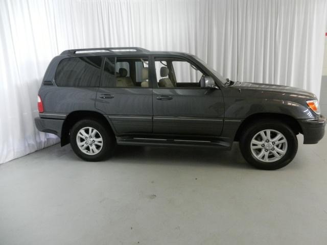 Lexus LX 470 2005 photo 4