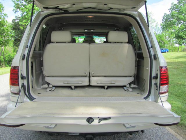 Lexus LX 470 2006 photo 19